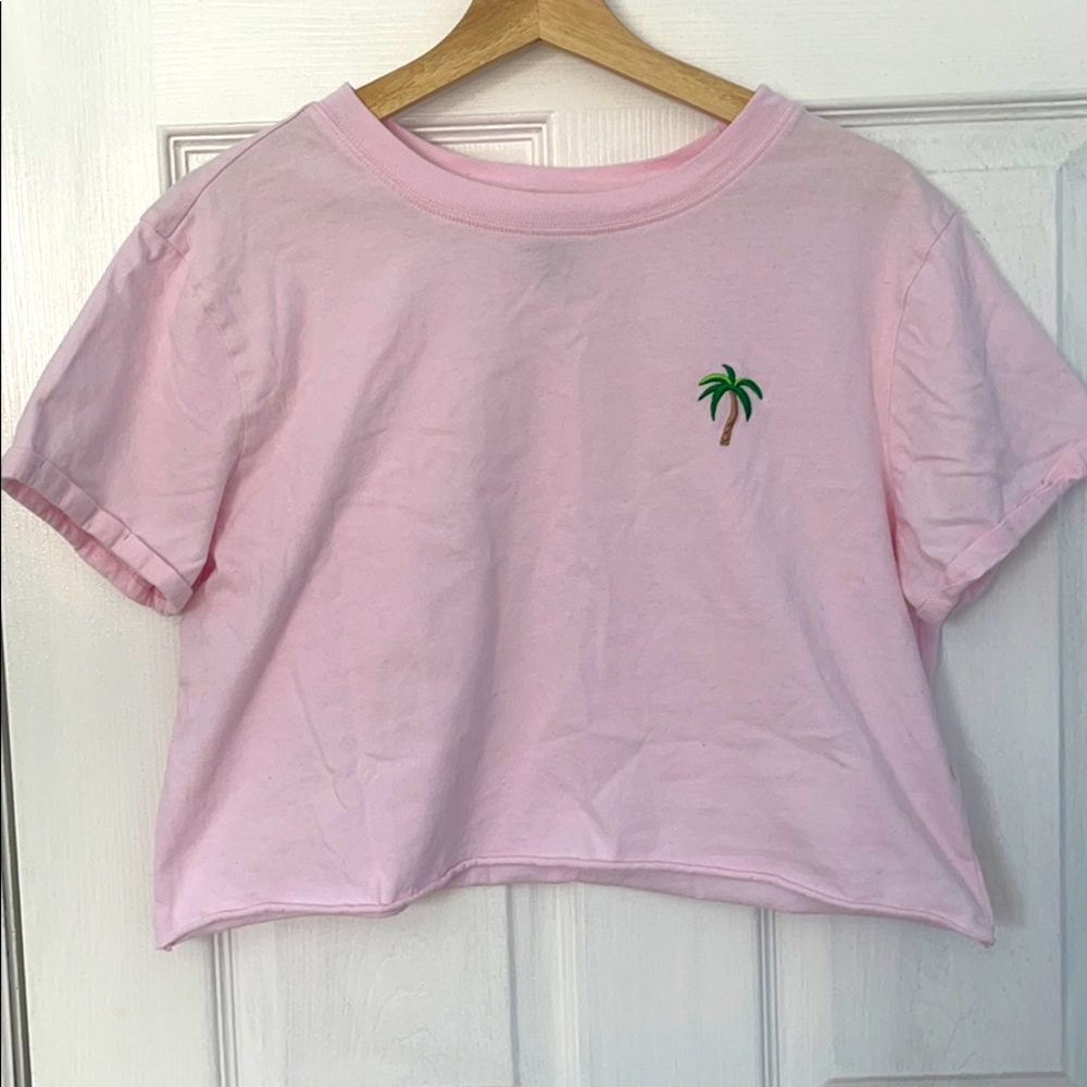 Pink Cropped Tee with Embroidered Palm Tree